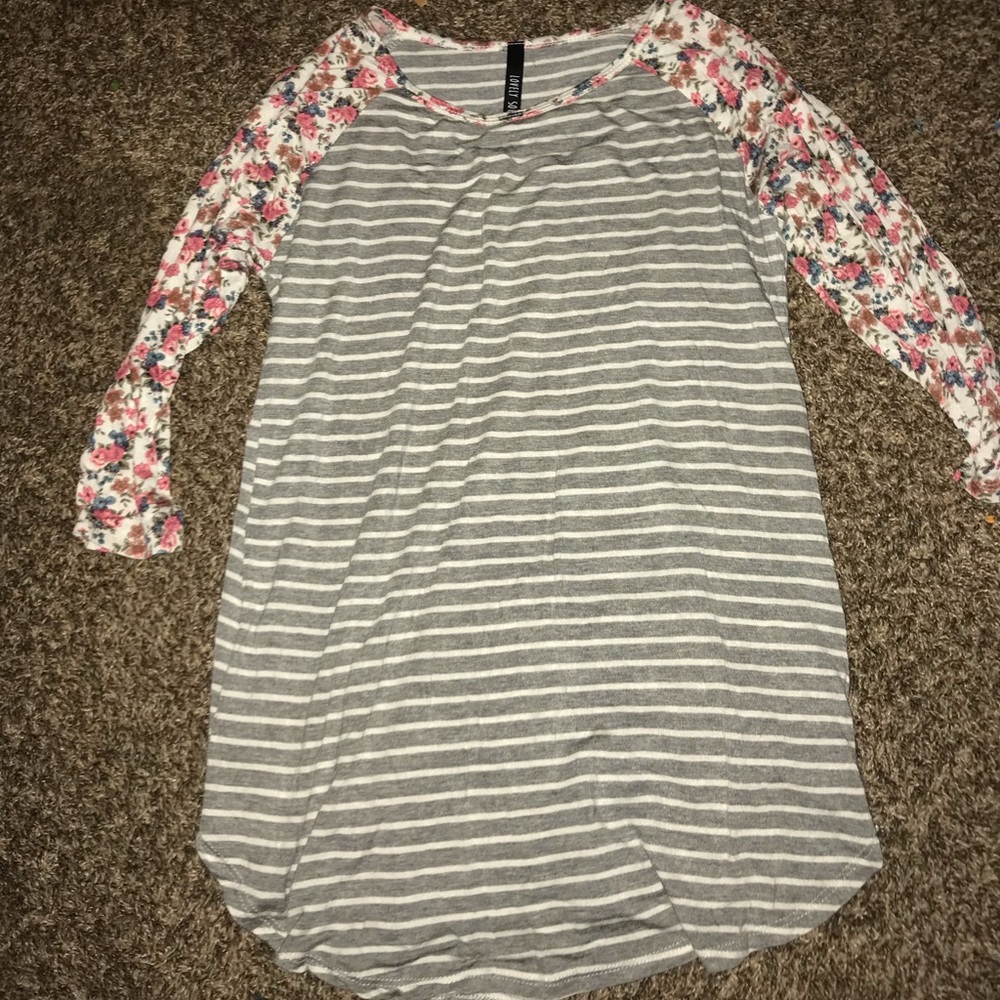 Striped and floral 3/4 sleeve t-shirt